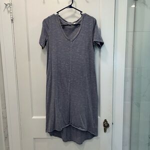 GAP Heather Gray V-Neck Tee